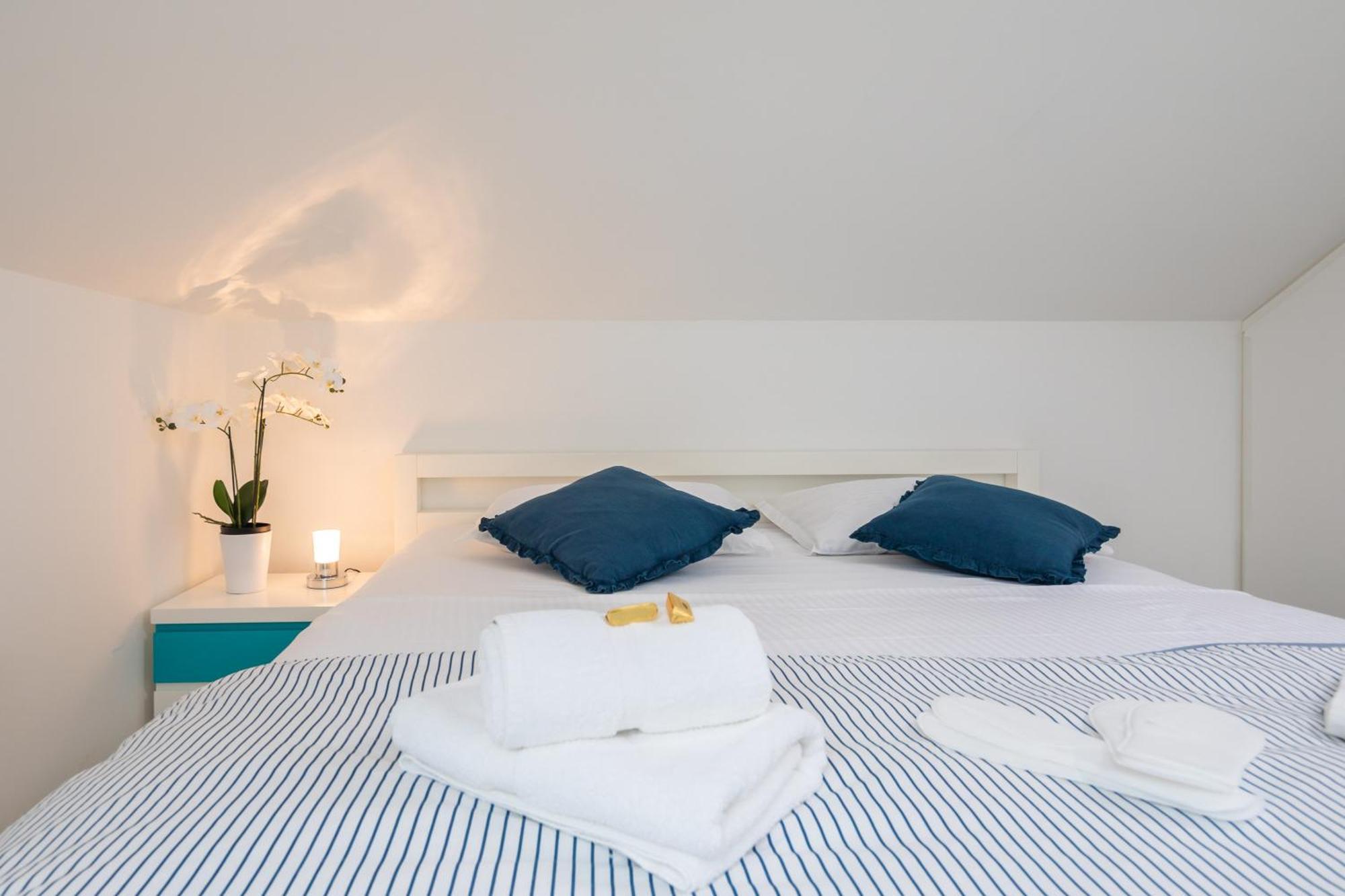 Epetium Beach Villa Split Eksteriør bilde